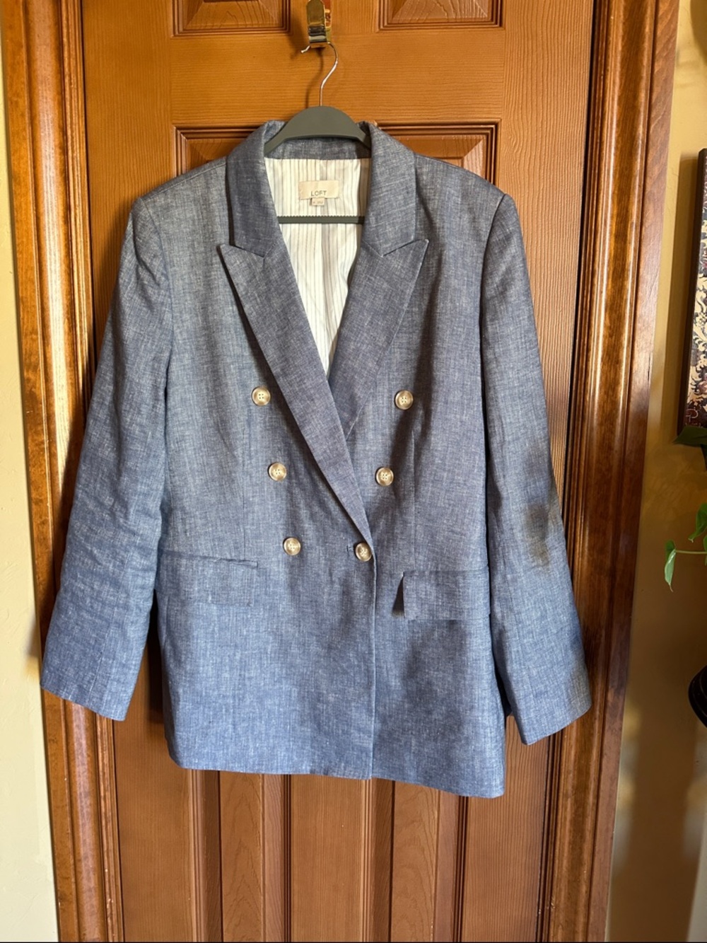 LOFT Double-Breasted Linen-Blend Blazer in Chambray Blue, size 14 - Picture 6 of 6